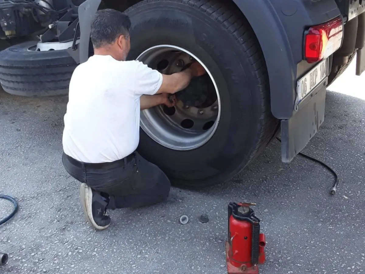 Kavaklıdere Oto Lastikçi